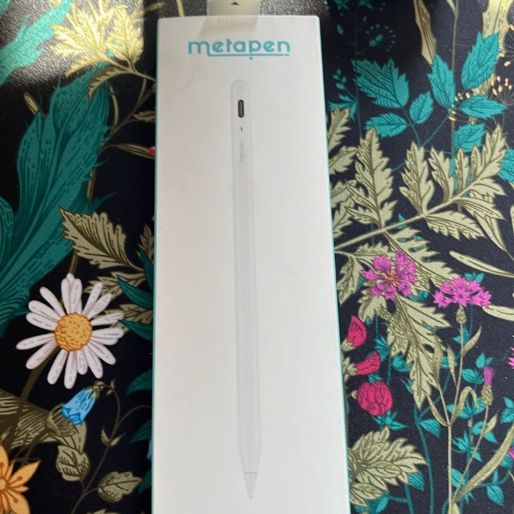 Brand new Metapen white
